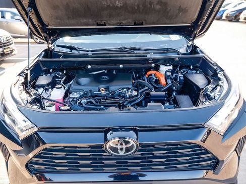 Certified 2025 Toyota RAV4 LE AWD/4WD image 28