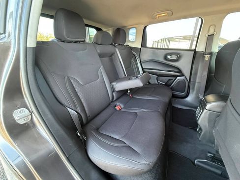 Used 2018 Jeep Compass Sport FWD image 18