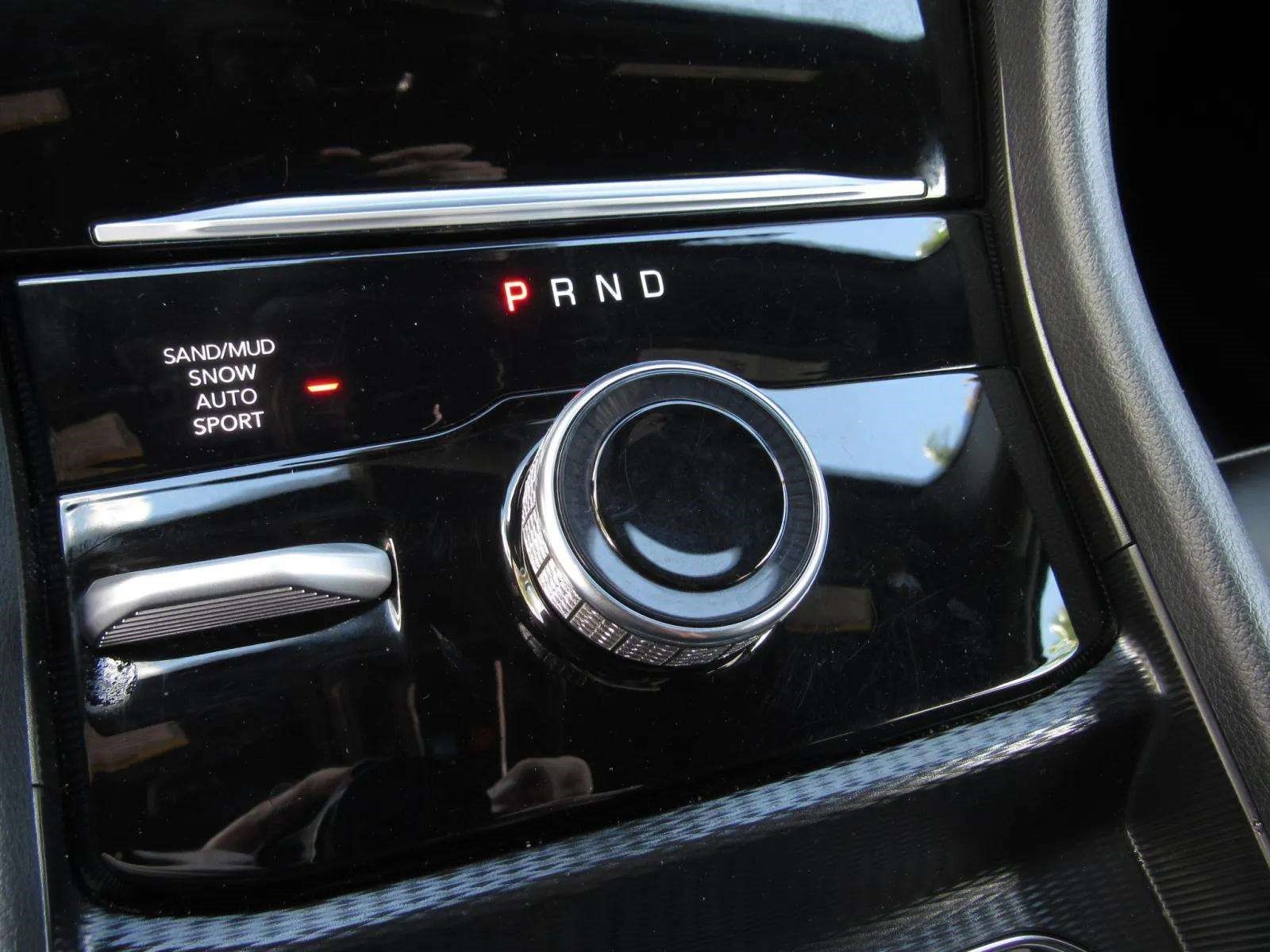 Used 2025 Jeep Grand Cherokee L Limited AWD/4WD image 20