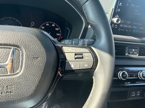 Used 2023 Honda Pilot Touring image 19