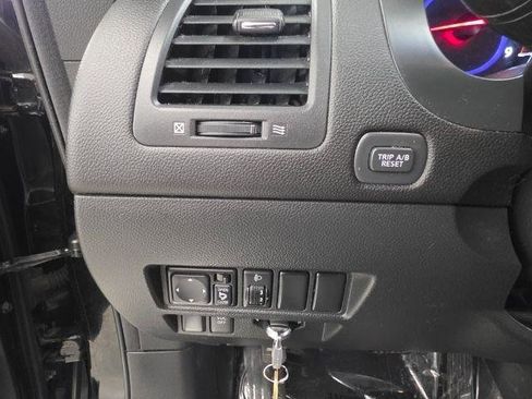 Used 2010 INFINITI FX35 AWD w/ Navigation Pkg image 14