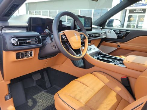 New 2026 Lincoln Aviator Black Label w/ Jet Appearance Package AWD/4WD image 21