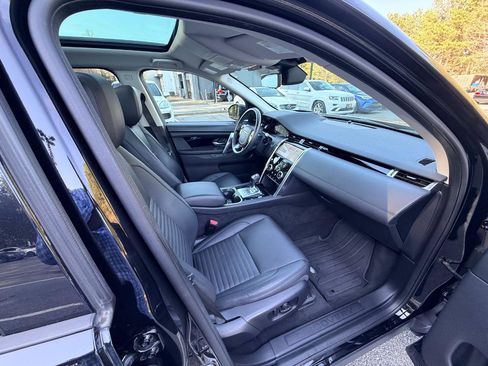 Used 2020 Land Rover Discovery Sport SE image 16