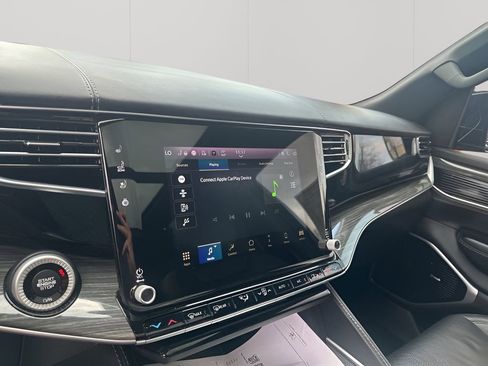 Used 2022 Jeep Wagoneer Series III w/ Premium Group I image 36