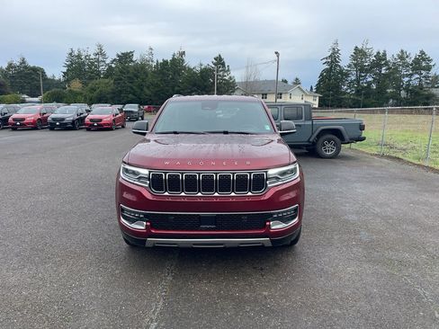 Used 2024 Jeep Wagoneer Series III image 2