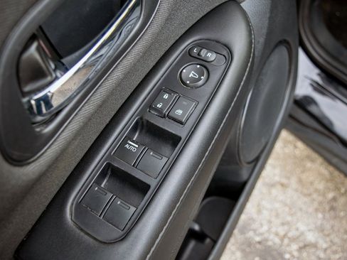 Used 2019 Honda HR-V LX image 24