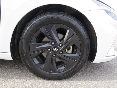 Used 2023 Hyundai Elantra SEL image 10