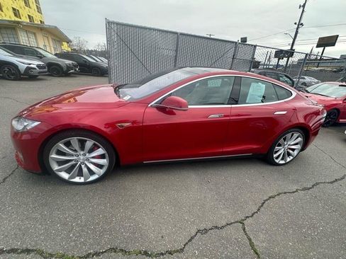 Used 2015 Tesla Model S P85D image 4