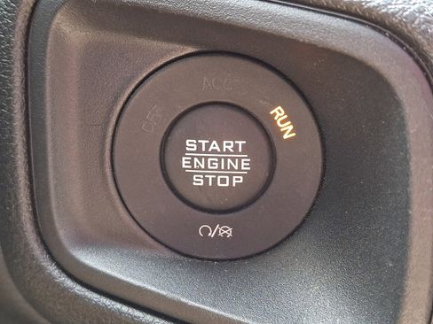 Used 2024 Jeep Wrangler Unlimited w/ Convenience Group AWD/4WD image 22