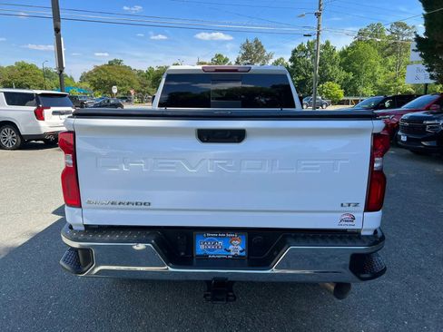 Used 2020 Chevrolet Silverado 2500 LTZ w/ LTZ Convenience Package AWD/4WD image 5
