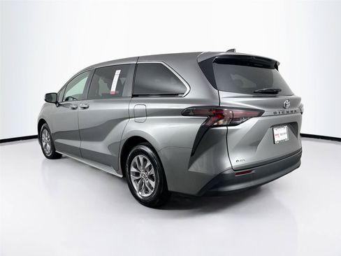 Certified 2026 Toyota Sienna LE FWD image 12