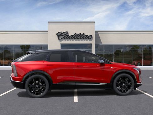 New 2025 Cadillac Optiq Sport 1 w/ LPO, ONYX Package image 5