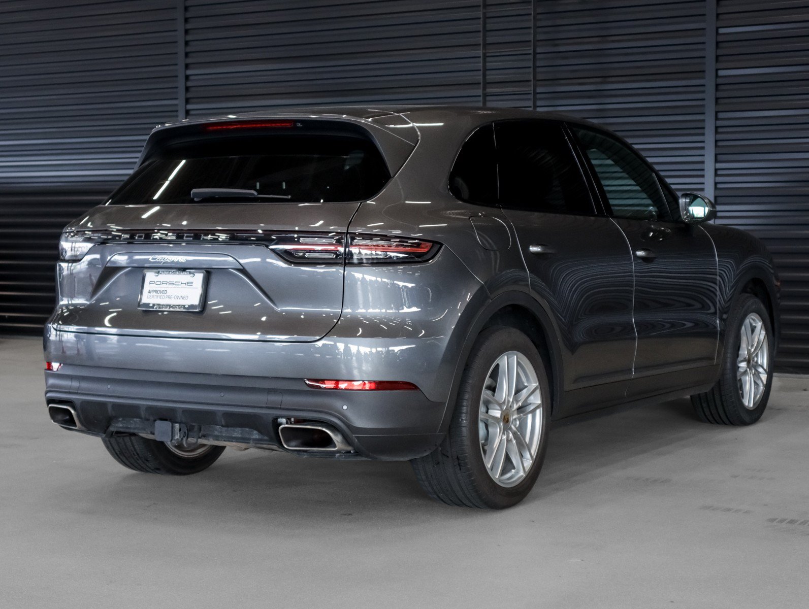 Used 2023 Porsche Cayenne AWD/4WD image 10