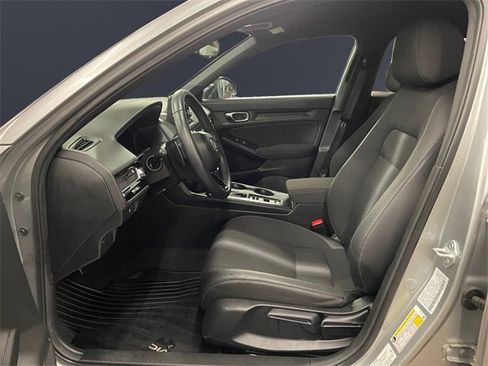 Used 2025 Honda Civic Sport image 9