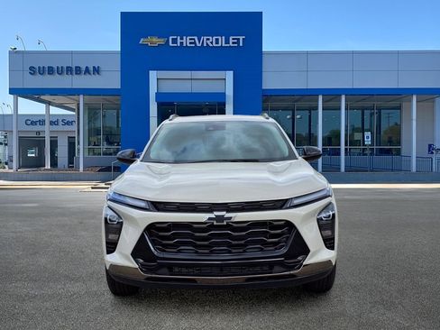 New 2026 Chevrolet Trax ACTIV w/ Sunroof Package FWD image 2