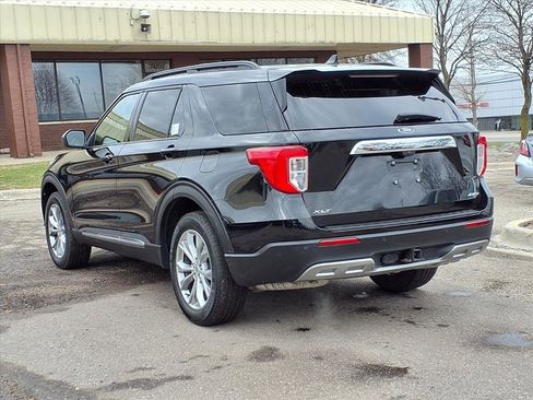 Used 2023 Ford Explorer XLT w/ Equipment Group 202A image 3