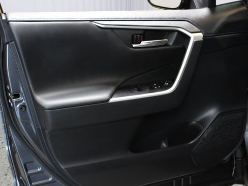 Used 2020 Toyota RAV4 XSE AWD/4WD image 46