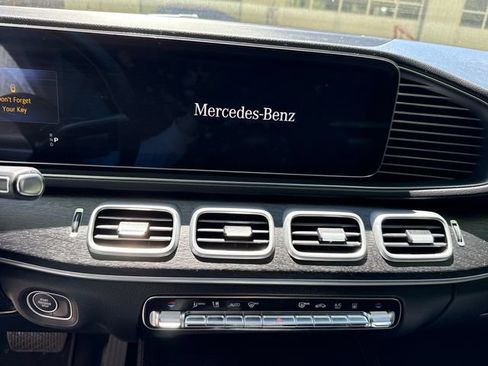 Used 2025 Mercedes-Benz GLE 450e 4MATIC image 19