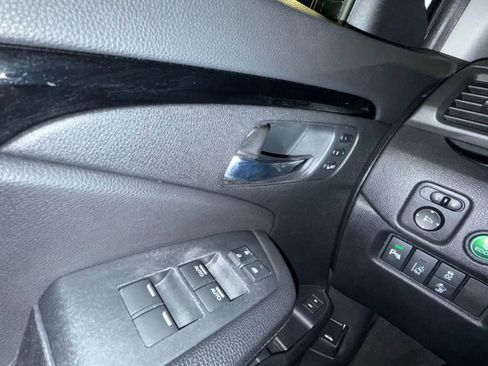 Used 2016 Honda Pilot Touring image 23