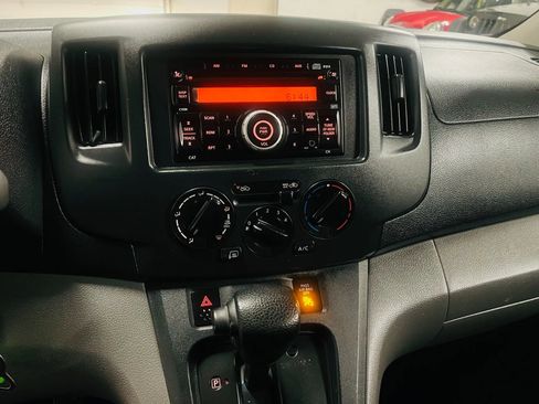 Used 2015 Nissan NV200 SV image 23