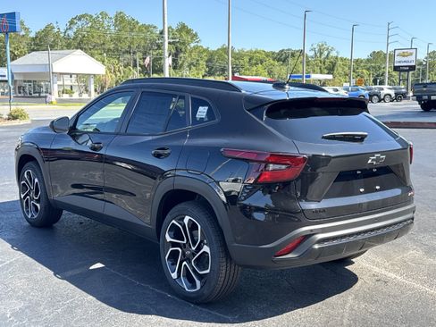 New 2026 Chevrolet Trax RS w/ Driver Confidence Package FWD image 6