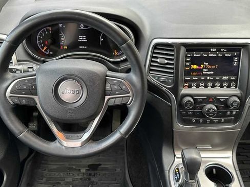 Used 2018 Jeep Grand Cherokee Limited image 12