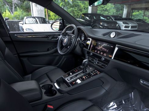 Certified 2023 Porsche Macan Turbo AWD/4WD image 55