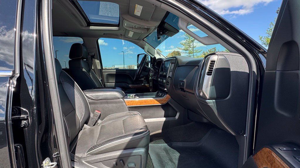 Used 2018 Chevrolet Silverado 2500 High Country w/ Duramax Plus Package AWD/4WD image 15