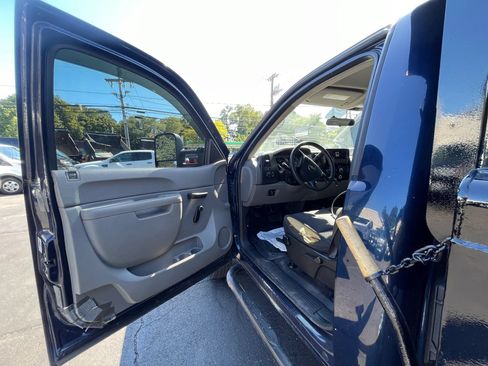 Used 2011 Chevrolet Silverado 3500 W/T w/ Snow Plow Prep Package AWD/4WD image 9