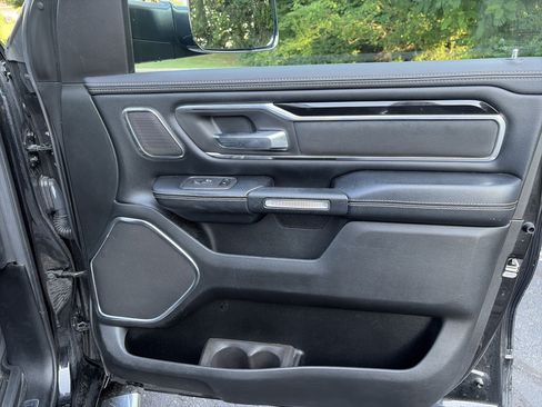 Used 2019 RAM 1500 Laramie AWD/4WD image 30