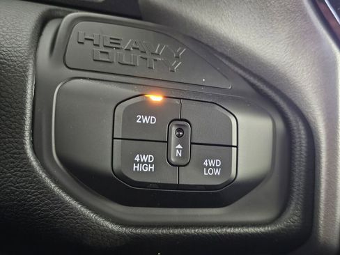 New 2025 RAM 2500 Laramie AWD/4WD image 34