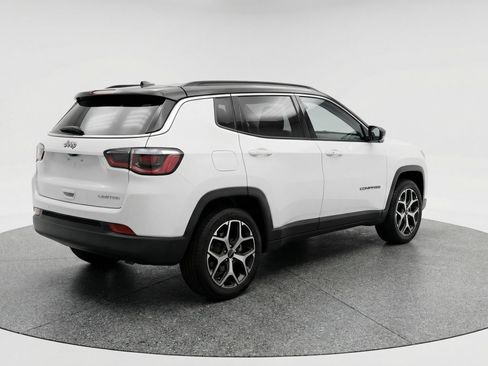 Used 2025 Jeep Compass Limited image 9