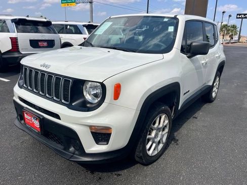 Used 2023 Jeep Renegade Latitude AWD/4WD image 3