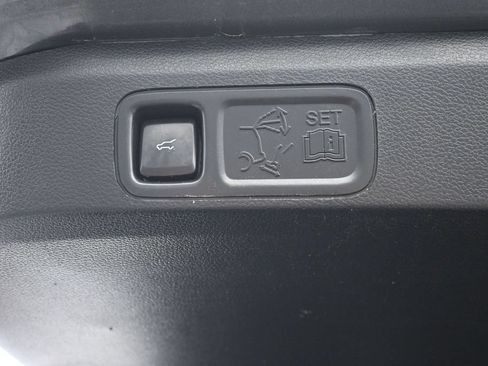 Used 2019 Ford Expedition Limited w/ Equipment Group 303A AWD/4WD image 29