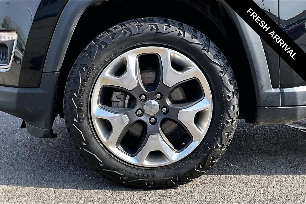 Used 2018 Jeep Compass Limited AWD/4WD image 32