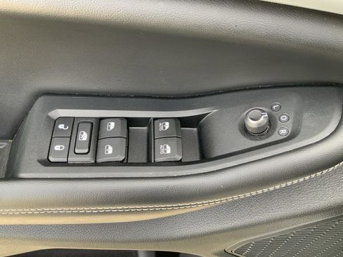 Used 2023 Jeep Grand Cherokee L Limited AWD/4WD image 26