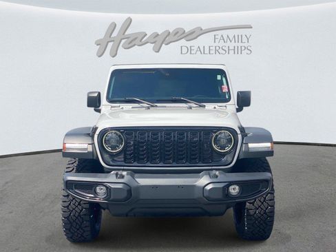 Used 2024 Jeep Wrangler Unlimited Sport AWD/4WD image 9