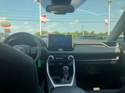 Certified 2025 Toyota RAV4 LE FWD image 33