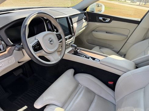 Used 2018 Volvo XC60 T6 Inscription w/ Luxury Seat Package image 10