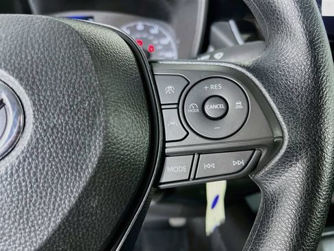 Used 2025 Toyota Corolla LE FWD image 17