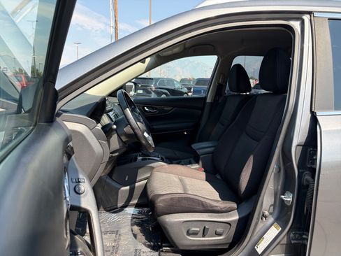 Used 2020 Nissan Rogue SV AWD/4WD image 11