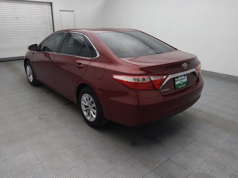 Used 2017 Toyota Camry LE image 5
