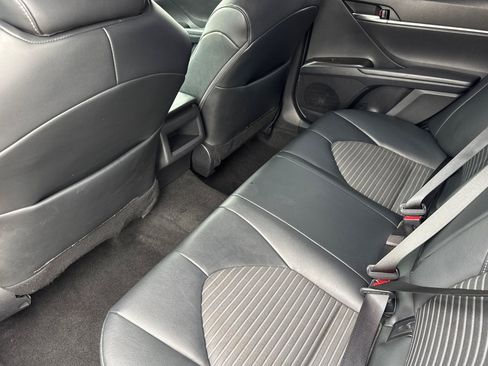 Used 2021 Toyota Camry SE FWD image 21