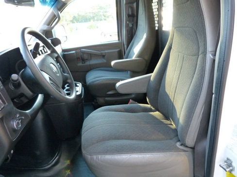 Used 2023 GMC Savana 2500 w/ Driver Convenience Package image 27