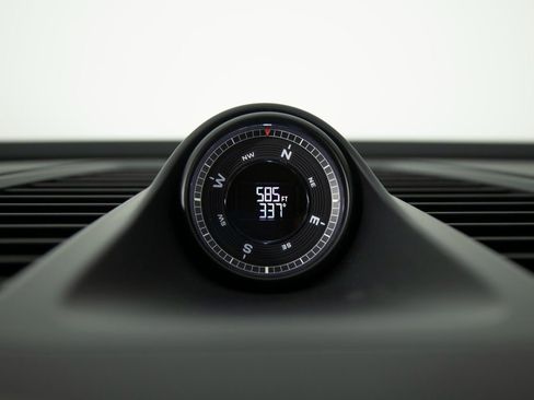 Certified 2025 Porsche Macan 4 Electric image 24