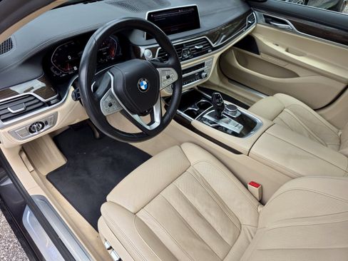 Used 2021 BMW 740i RWD image 11