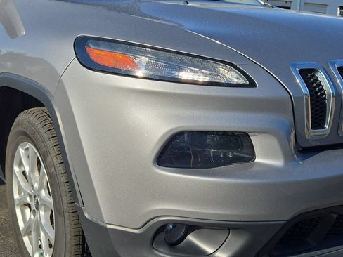 Used 2014 Jeep Cherokee Latitude w/ Comfort/Convenience Group AWD/4WD image 4