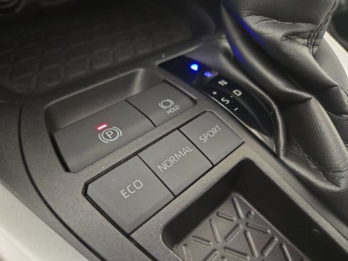 Used 2024 Toyota RAV4 XLE Premium image 29