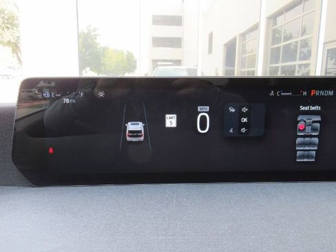 Used 2025 Ford Expedition Active image 46