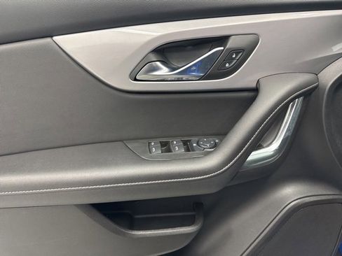 Used 2025 Chevrolet Blazer LT image 9